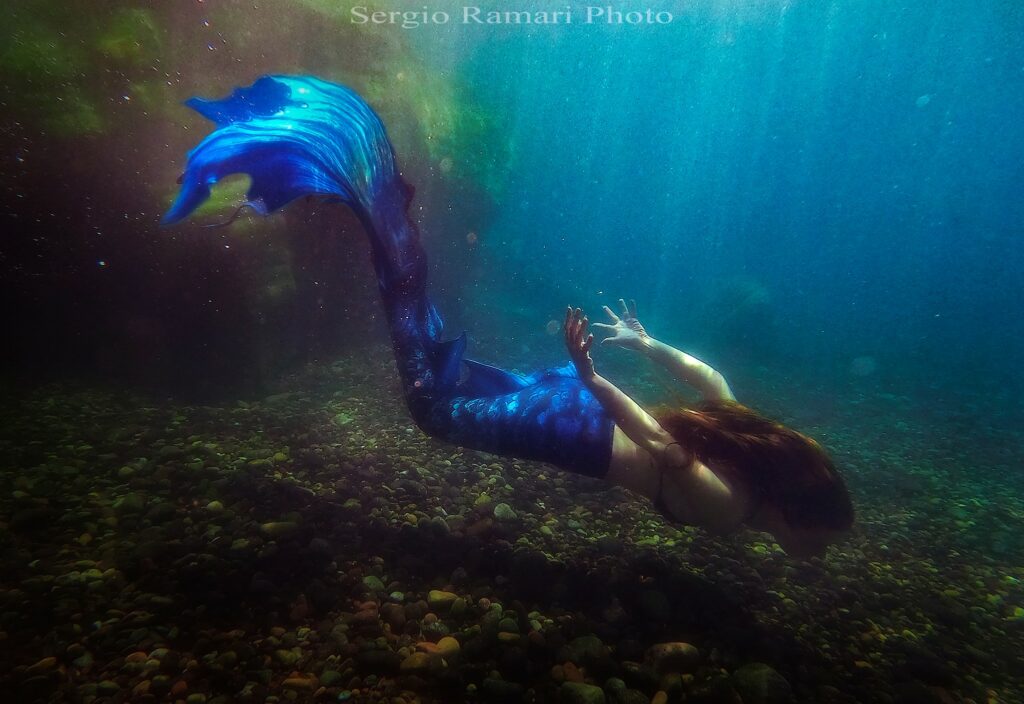 Sirène sous l'eau en Corse